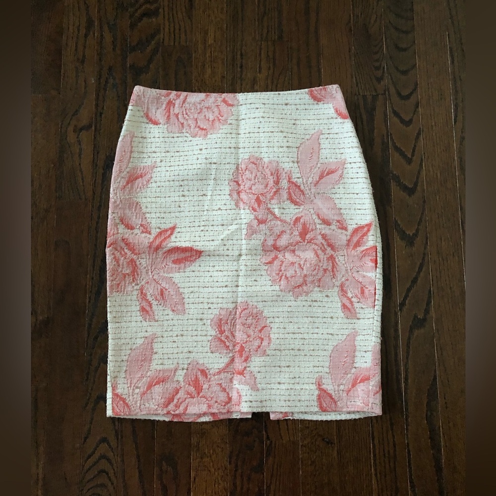 Ann Taylor Women’s 2 Petite Pink/Cream Rose Floral Jacquard Mini Pencil Skirt